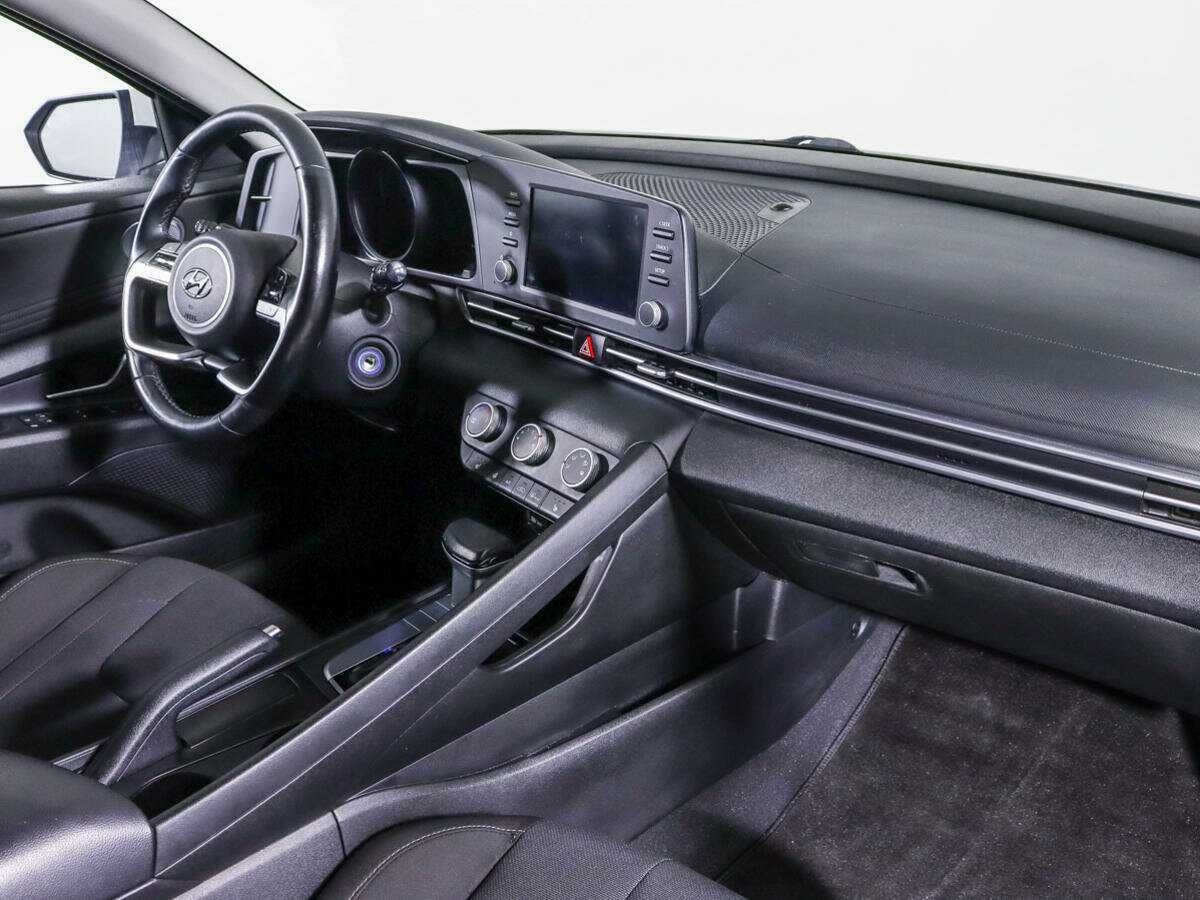 Hyundai Elantra 2021 года с пробегом. Фото: #8