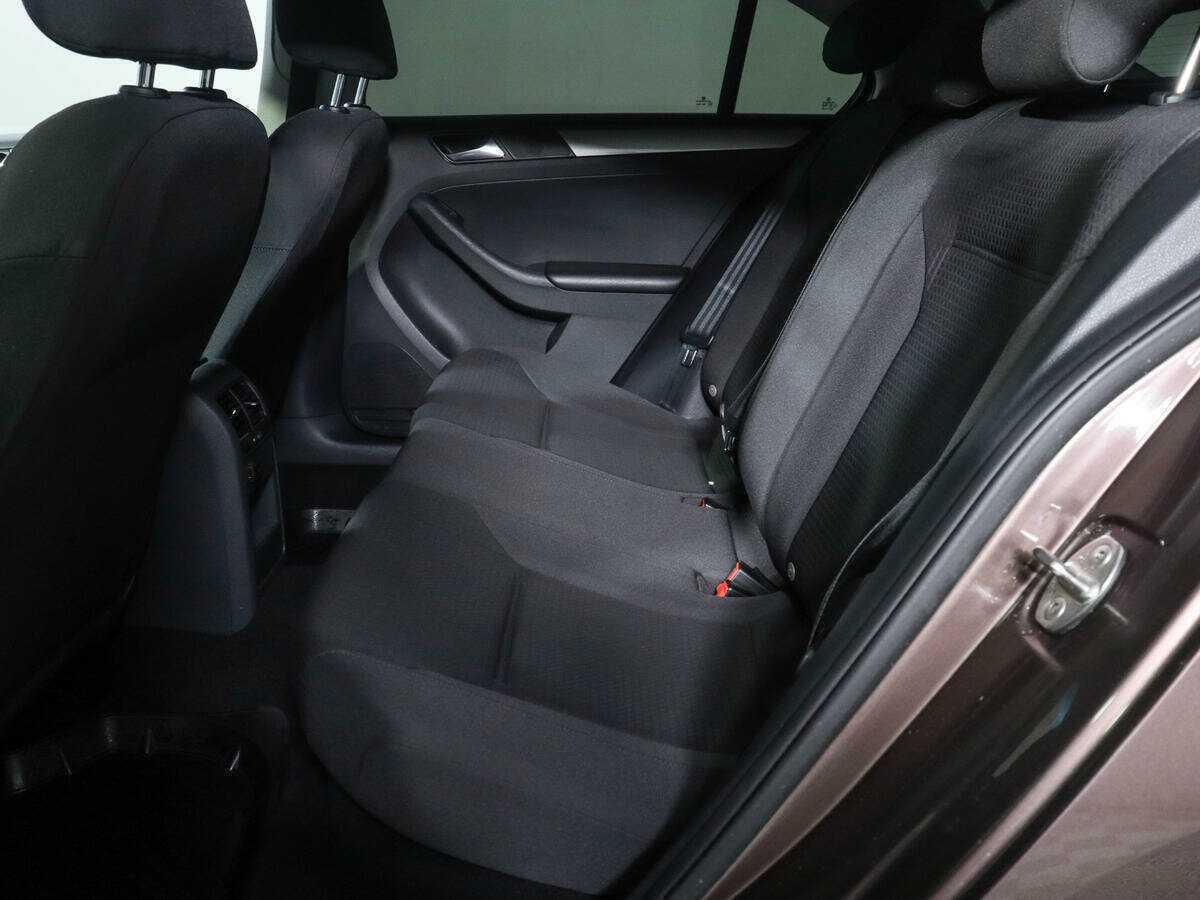 Volkswagen Jetta 2015 года с пробегом. Фото: #7