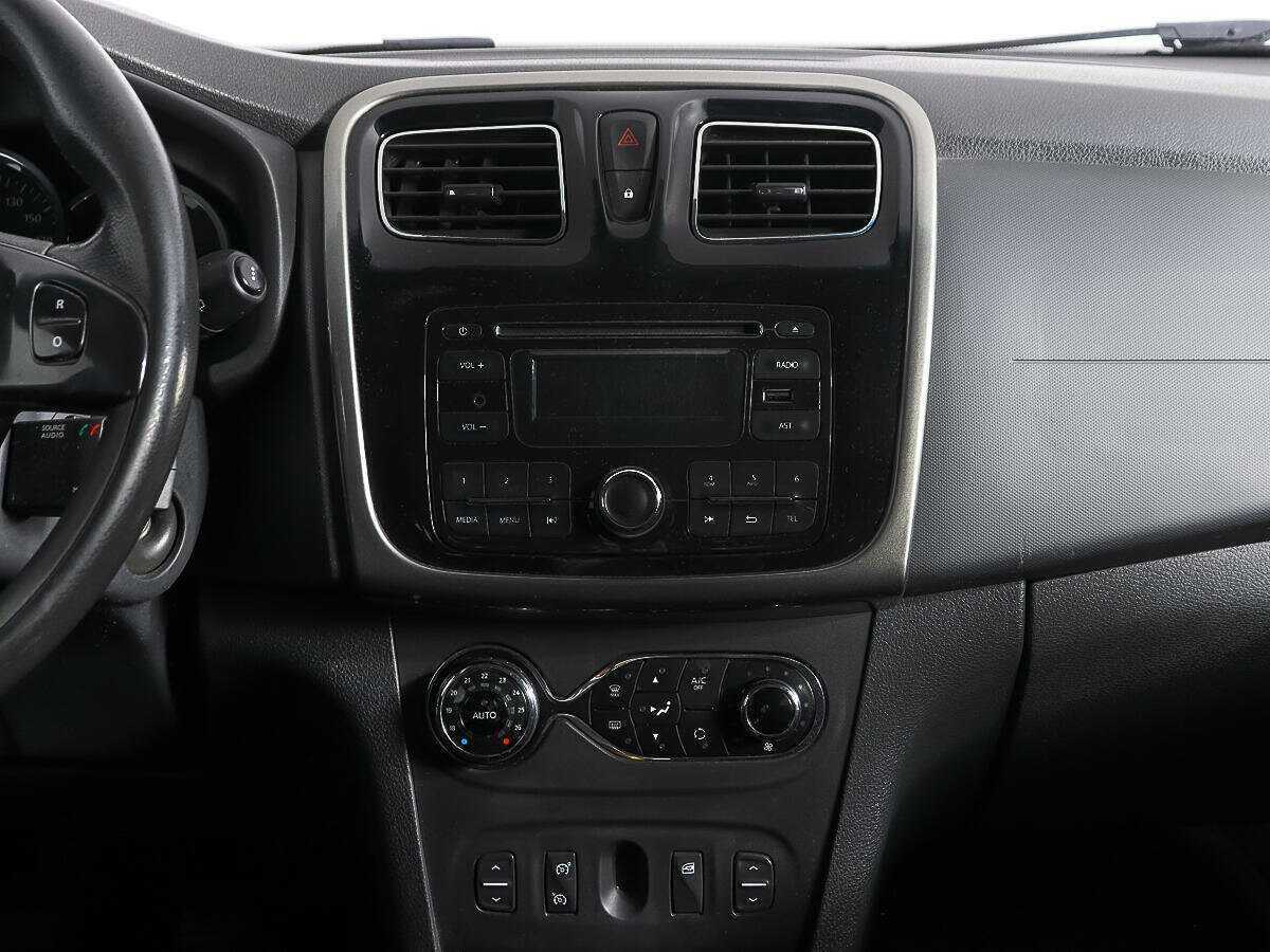 Renault Sandero 2016 года с пробегом. Фото: #12