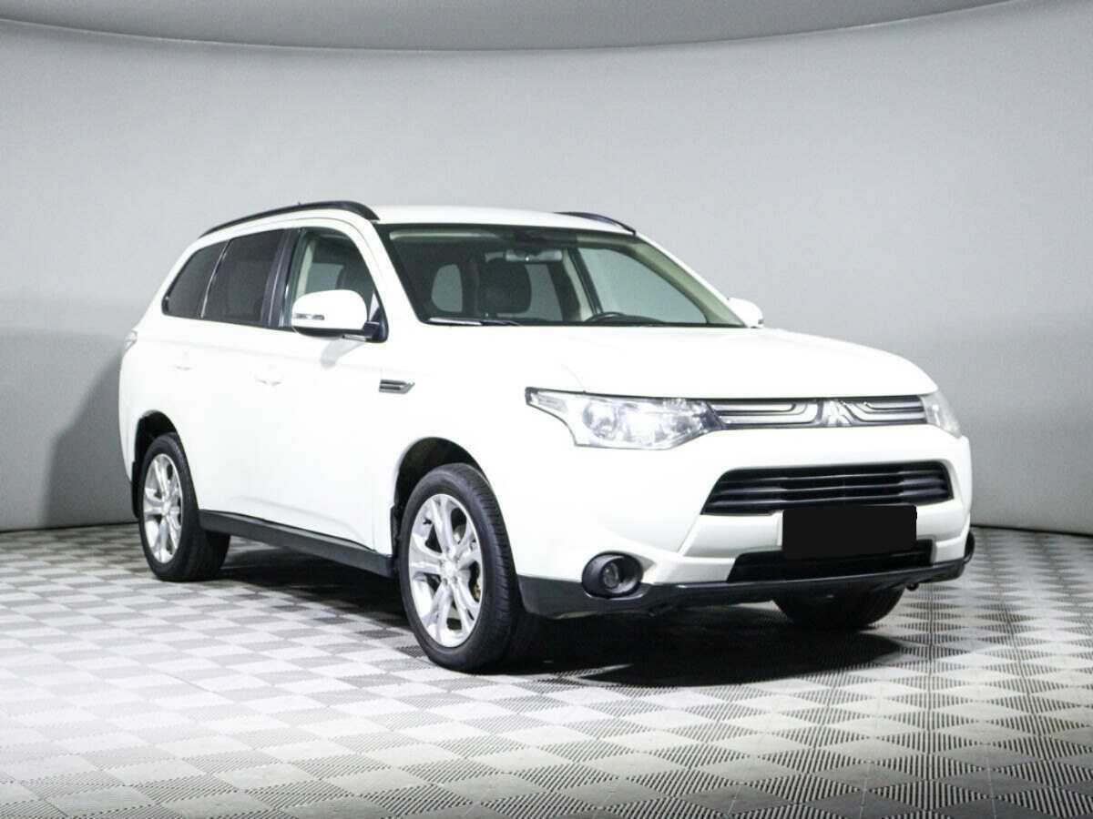 Mitsubishi Outlander 2012 года с пробегом. Фото: #2