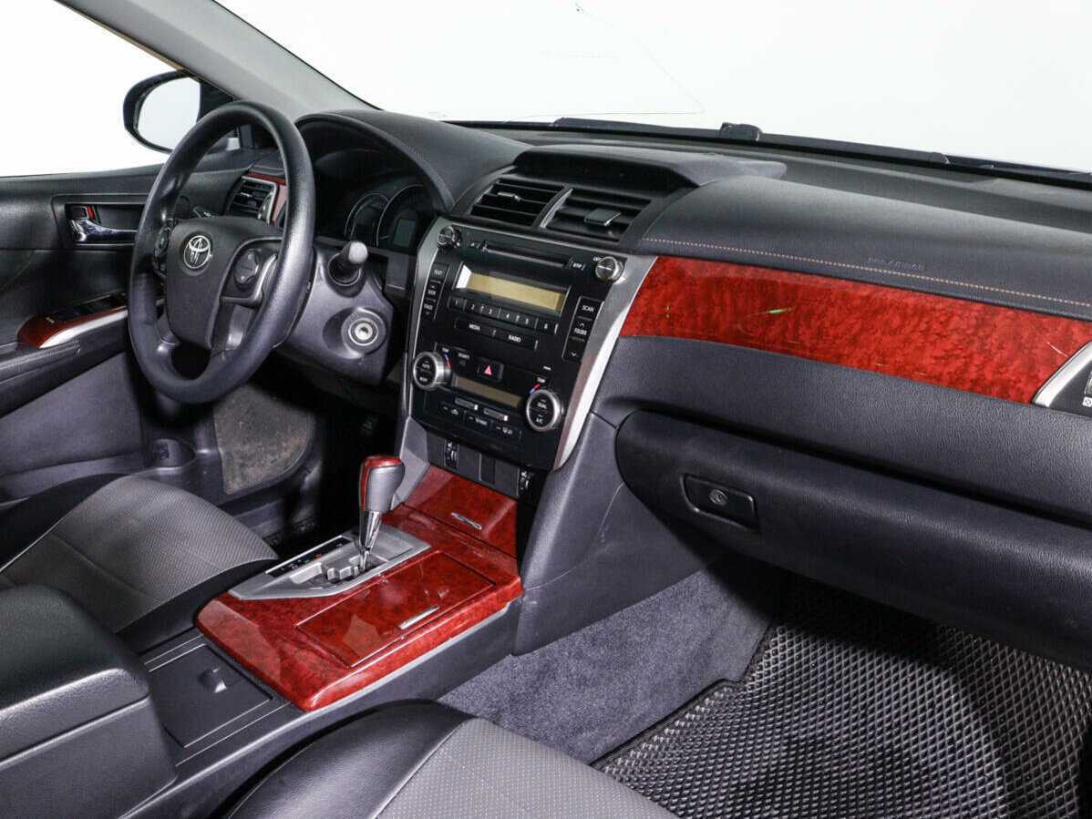 Toyota Camry 2013 года с пробегом. Фото: #8