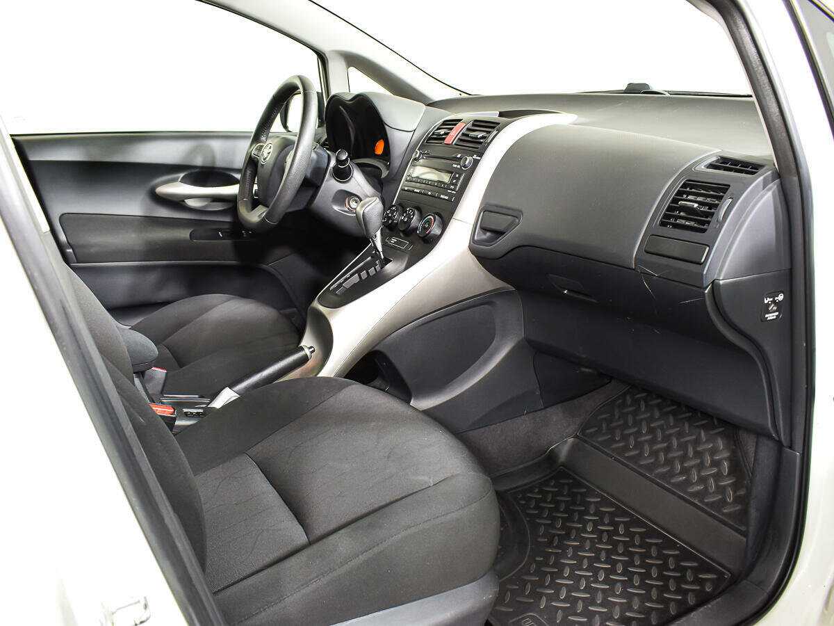 Toyota Auris 2012 года с пробегом. Фото: #7