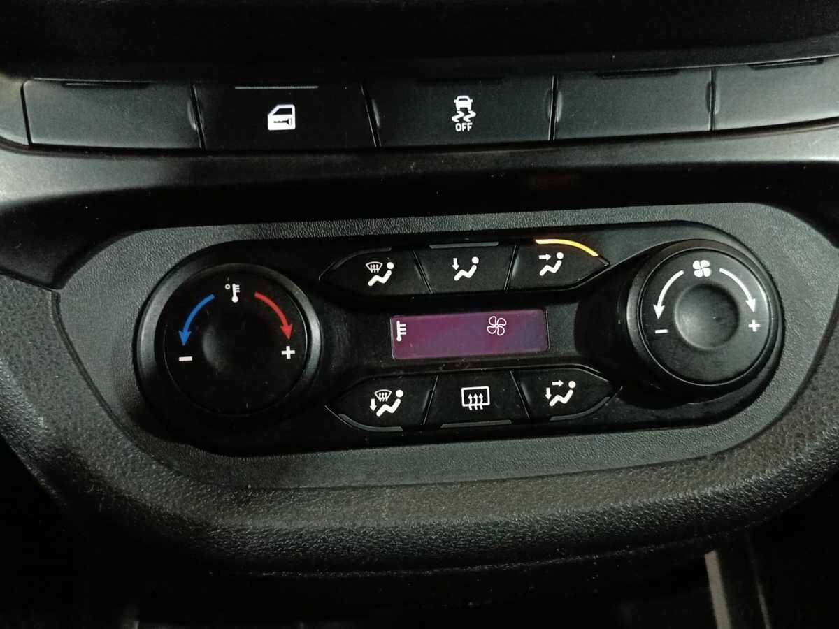 Lada (ВАЗ) Vesta 2016 года с пробегом. Фото: #13