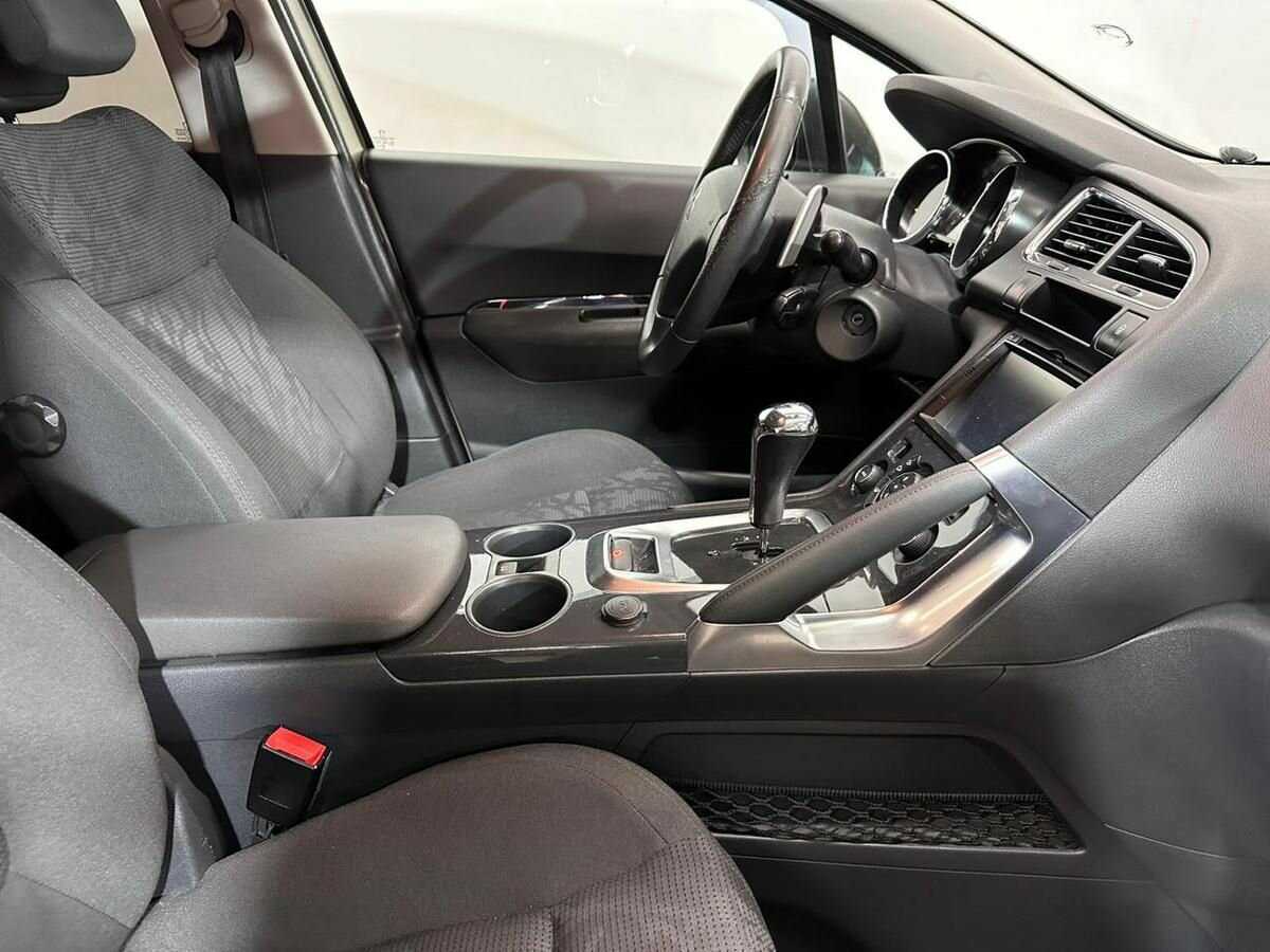 Peugeot 3008 2012 года с пробегом. Фото: #8