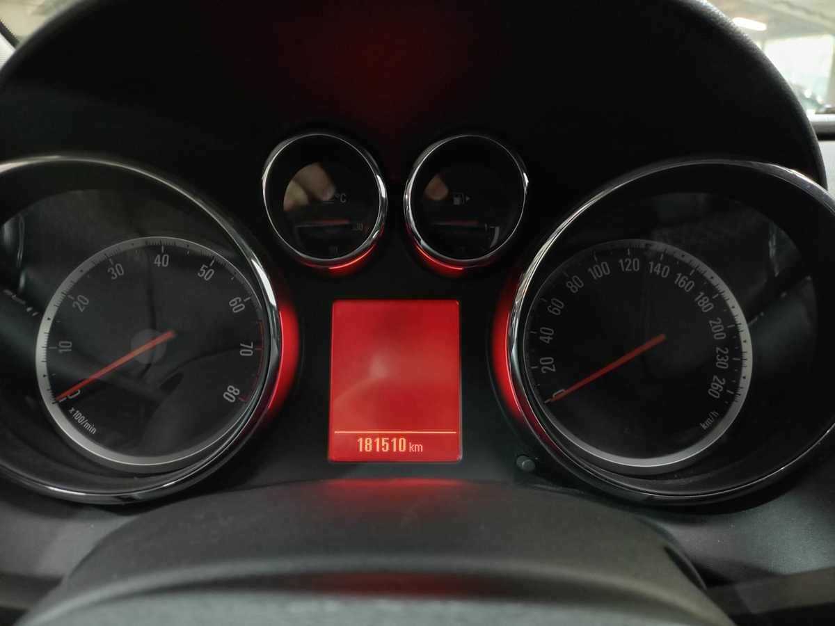 Opel Astra 2012 года с пробегом. Фото: #12