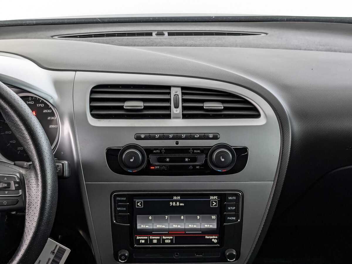 SEAT Leon 2012 года с пробегом. Фото: #12