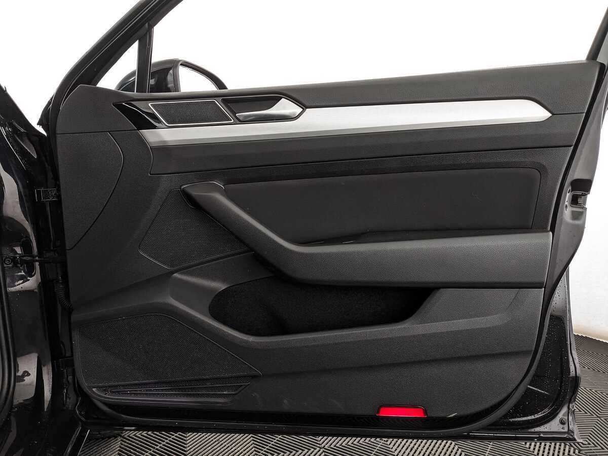 Volkswagen Passat 2018 года с пробегом. Фото: #20