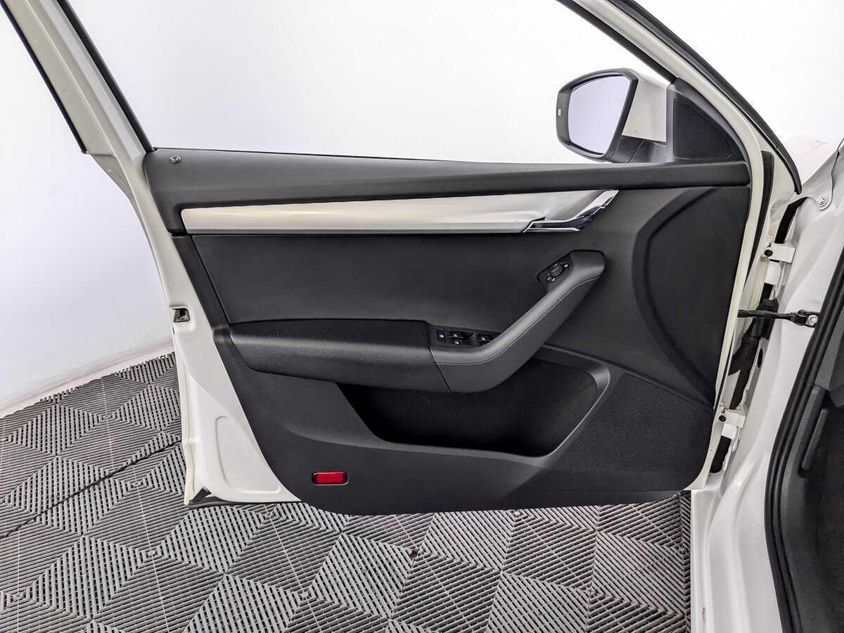 Skoda Octavia 2019 года с пробегом. Фото: #14