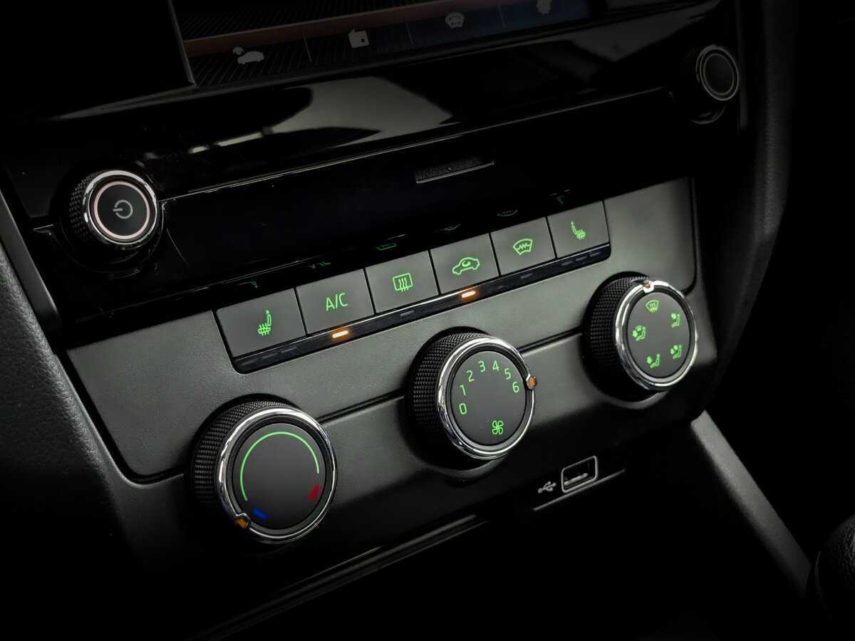 Skoda Octavia 2019 года с пробегом. Фото: #20