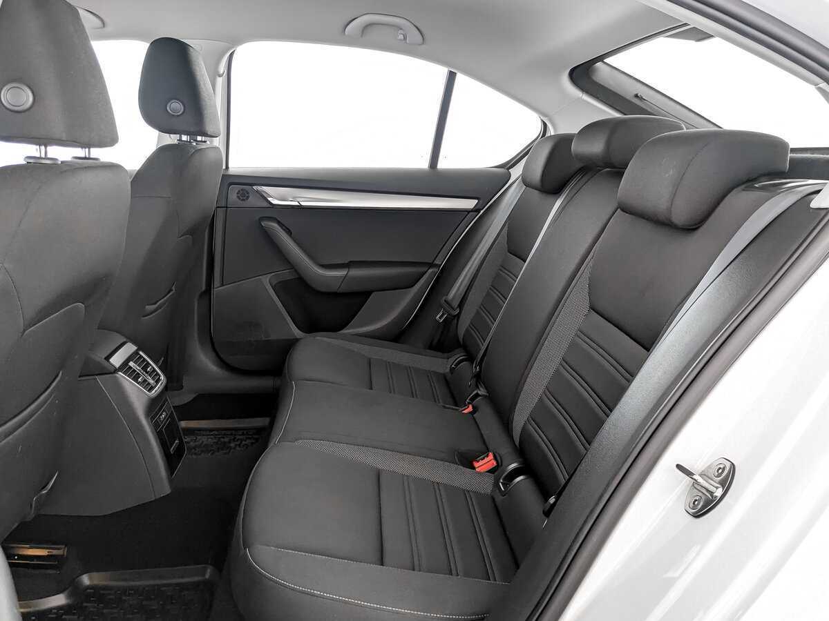 Skoda Octavia 2019 года с пробегом. Фото: #9