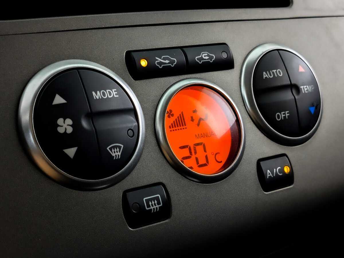 Nissan Tiida 2013 года с пробегом. Фото: #20