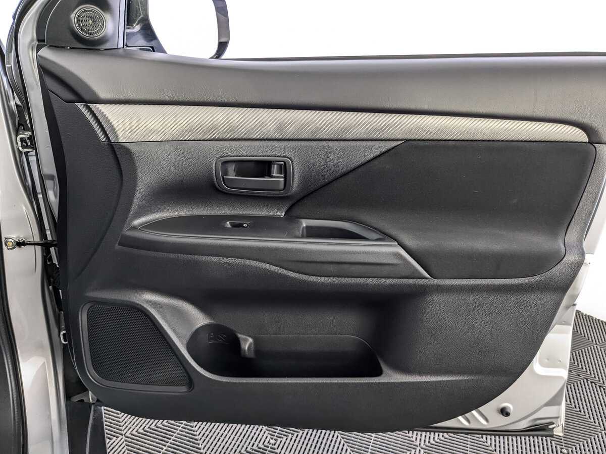 Mitsubishi Outlander 2015 года с пробегом. Фото: #20