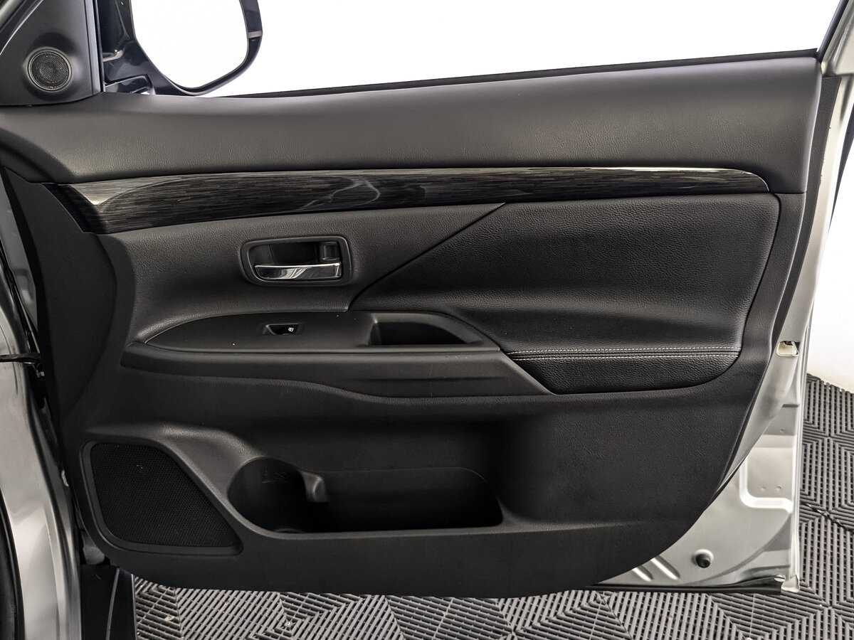Mitsubishi Outlander 2017 года с пробегом. Фото: #19