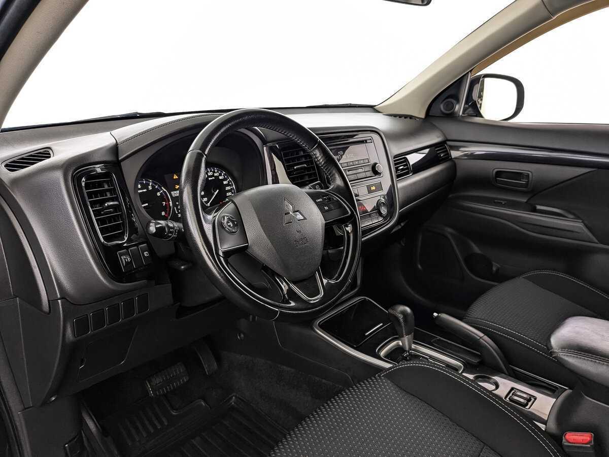 Mitsubishi Outlander 2018 года с пробегом. Фото: #10