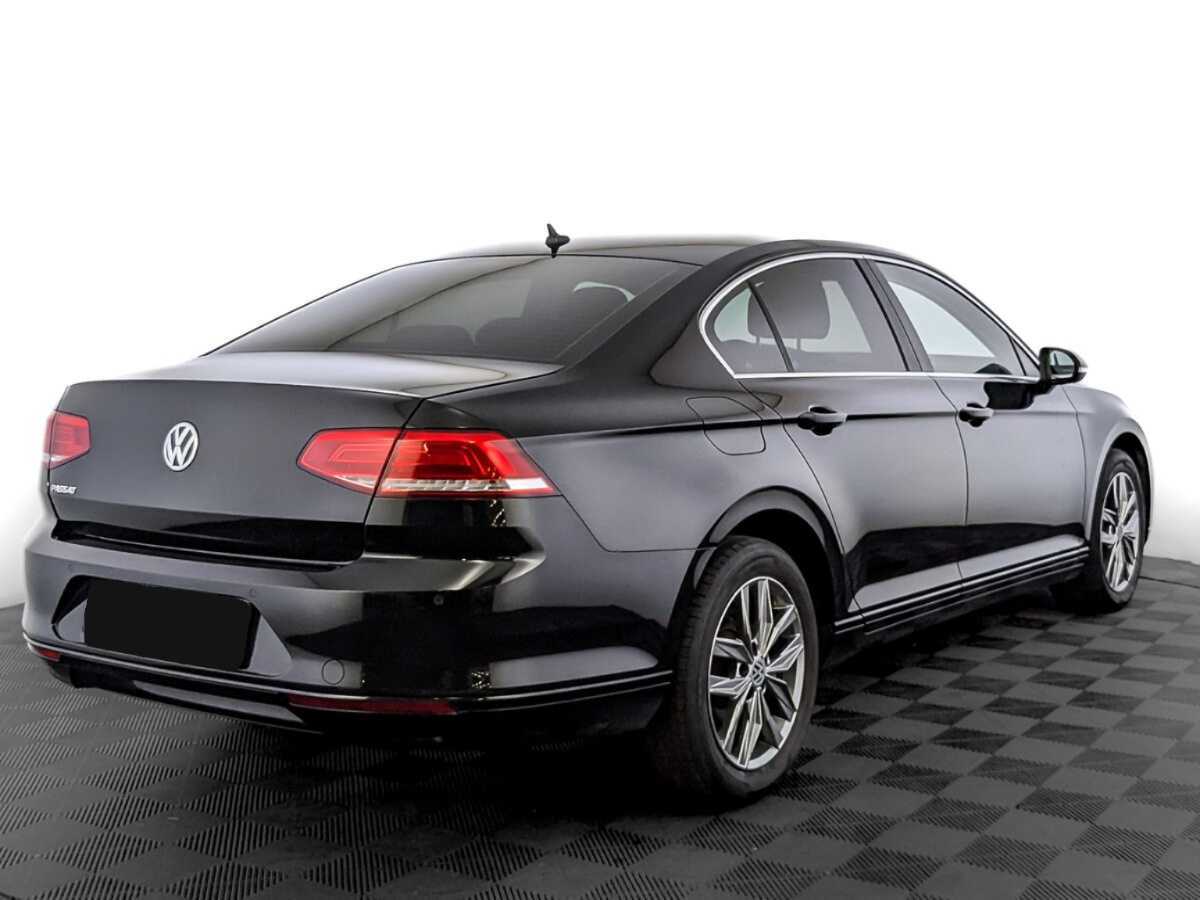 Volkswagen Passat 2018 года с пробегом. Фото: #4
