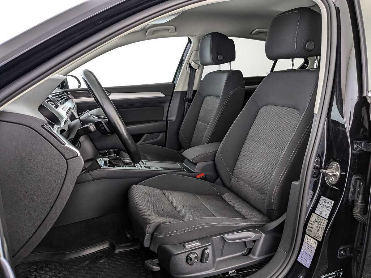 Volkswagen Passat 2018 года с пробегом. Фото: #15