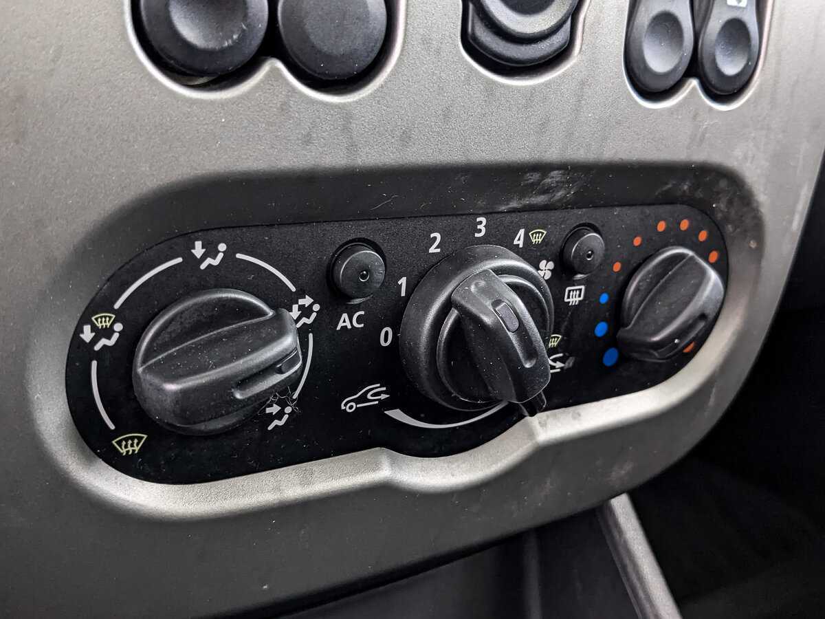 Renault Sandero 2012 года с пробегом. Фото: #16