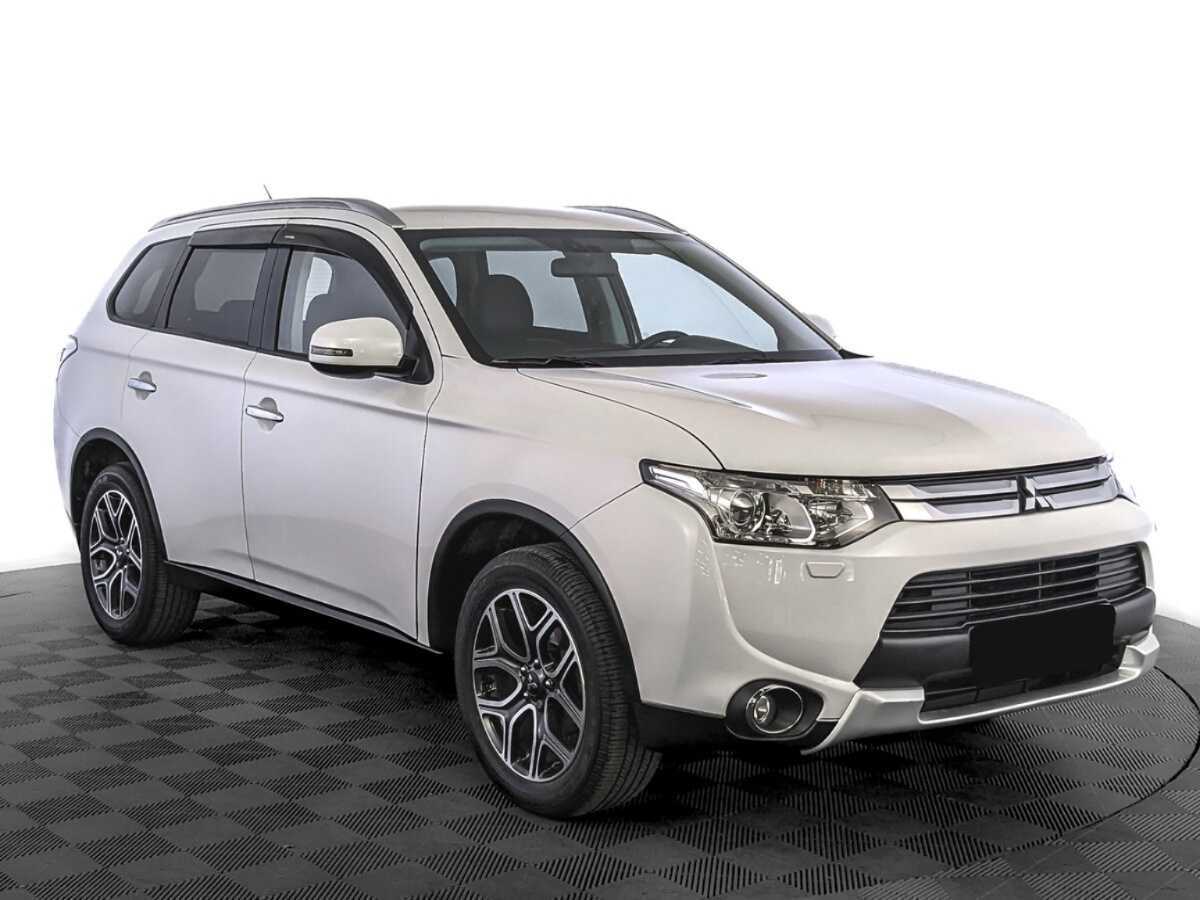 Mitsubishi Outlander 2014 года с пробегом. Фото: #2