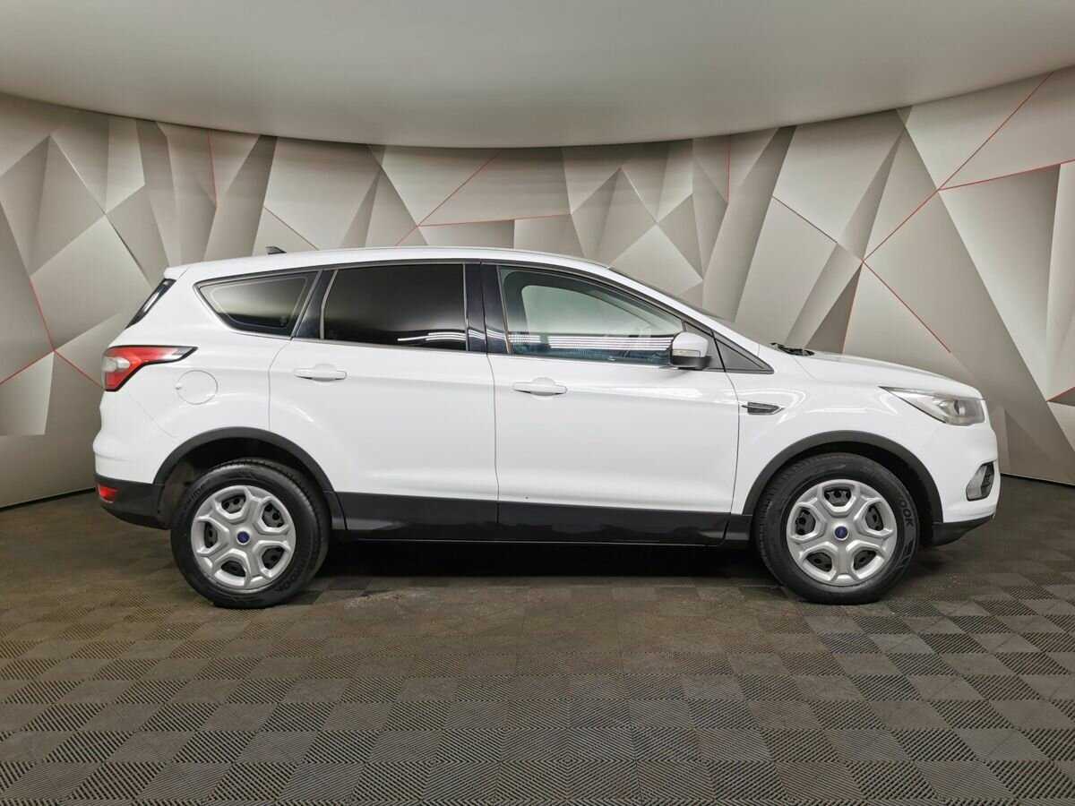 Ford Kuga 2017 года с пробегом. Фото: #5