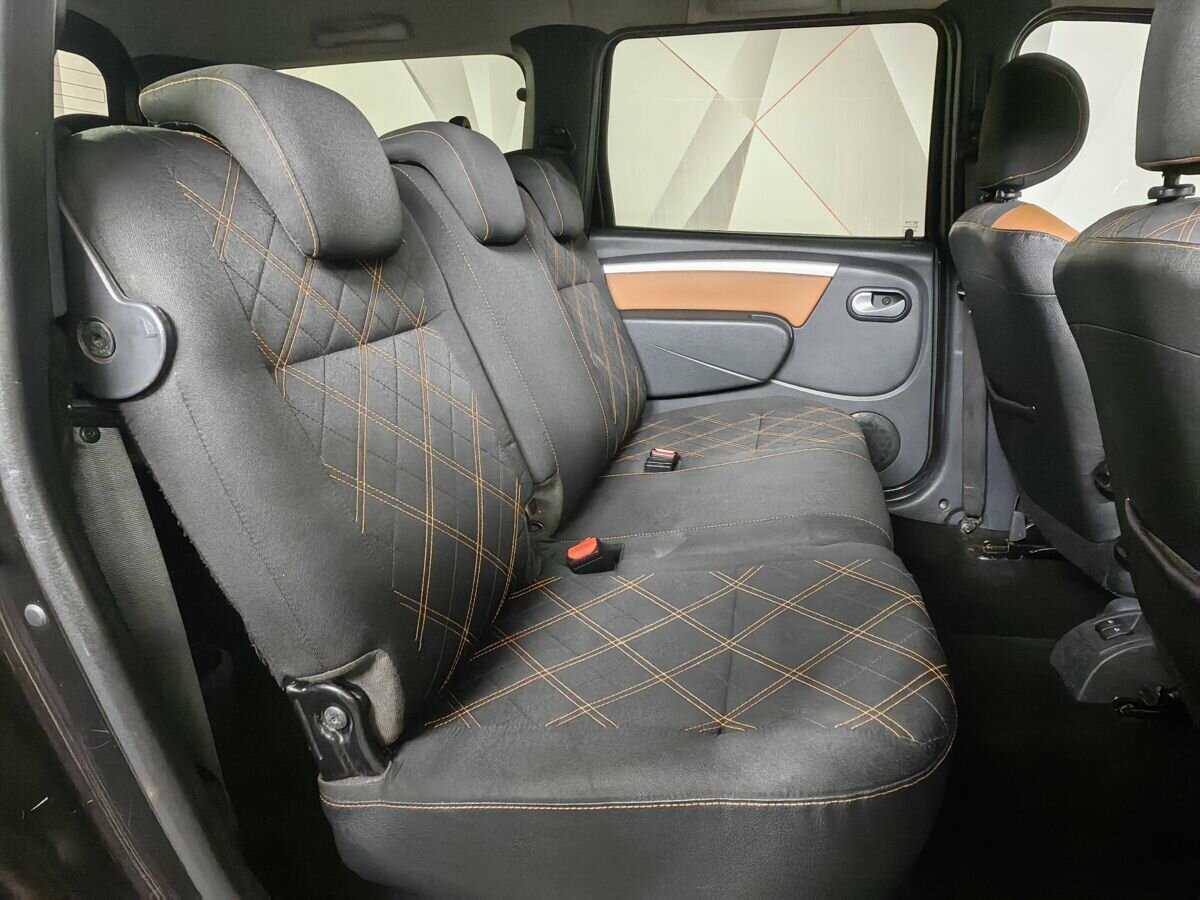 Lada (ВАЗ) Largus 2015 года с пробегом. Фото: #11