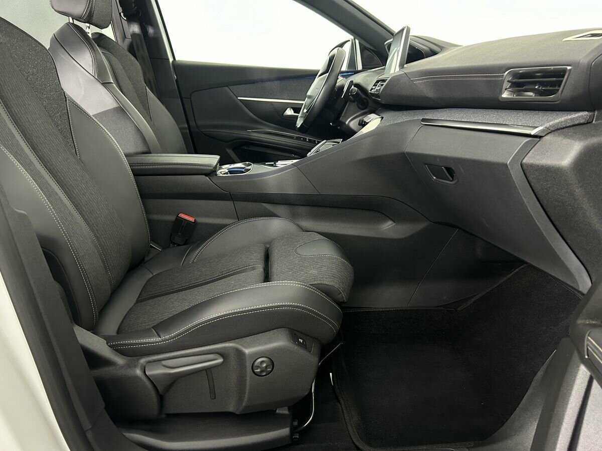 Peugeot 5008 2020 года с пробегом. Фото: #11