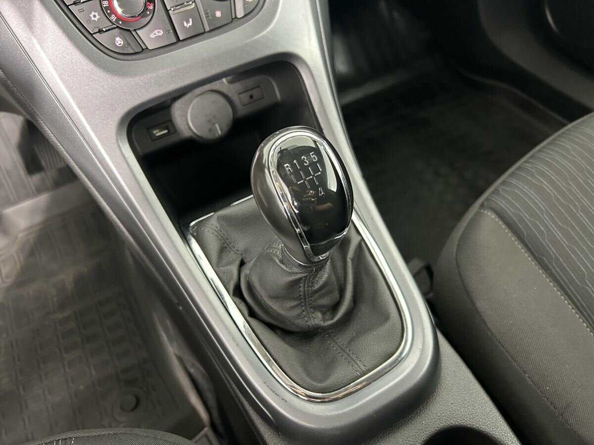 Opel Astra 2014 года с пробегом. Фото: #12