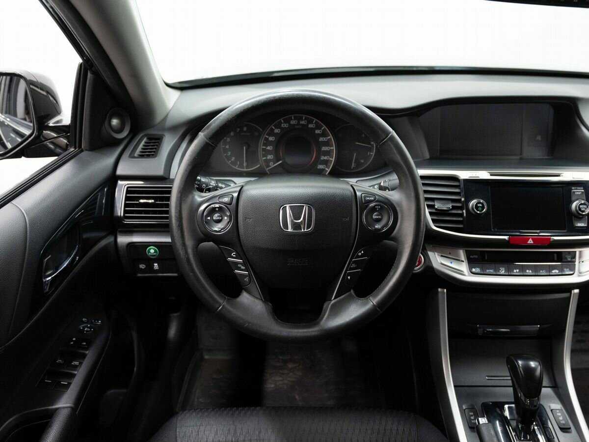 Honda Accord 2013 года с пробегом. Фото: #13
