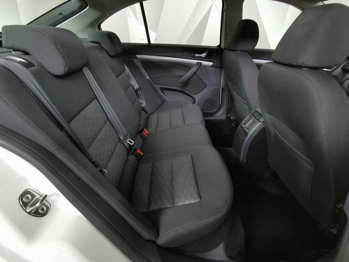 Skoda Octavia 2012 года с пробегом. Фото: #11