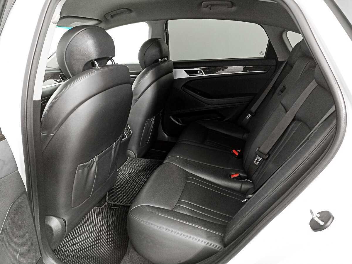 Hyundai Genesis 2016 года с пробегом. Фото: #9