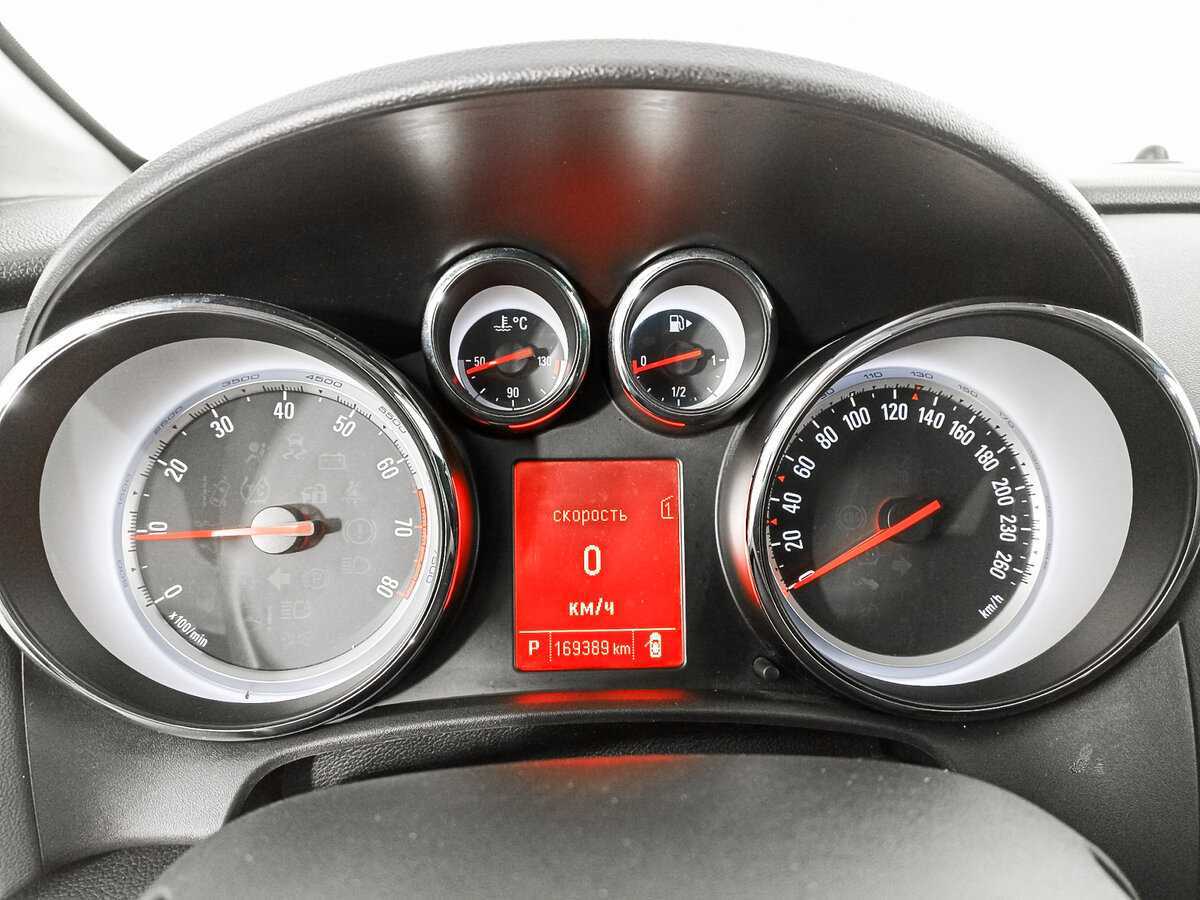 Opel Astra 2013 года с пробегом. Фото: #10