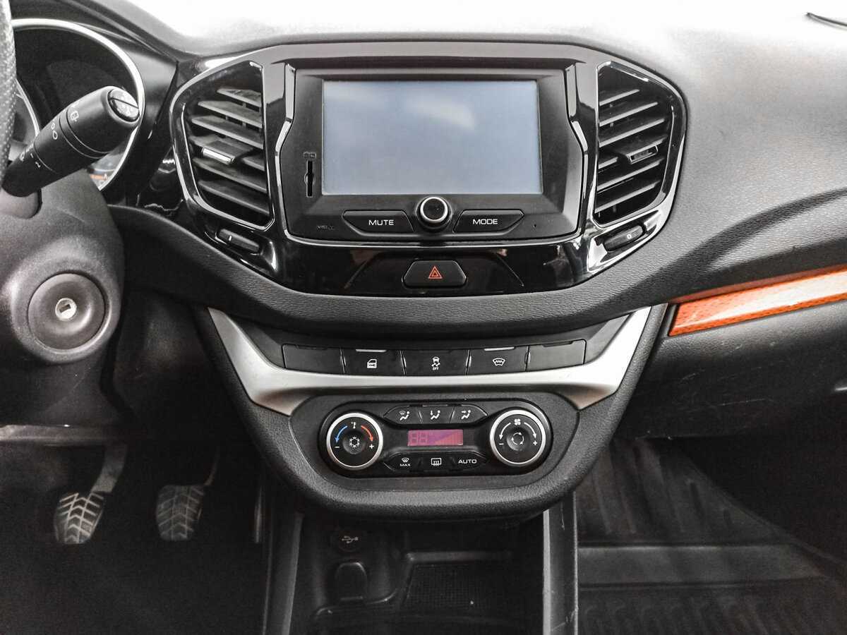 Lada (ВАЗ) Vesta 2017 года с пробегом. Фото: #12