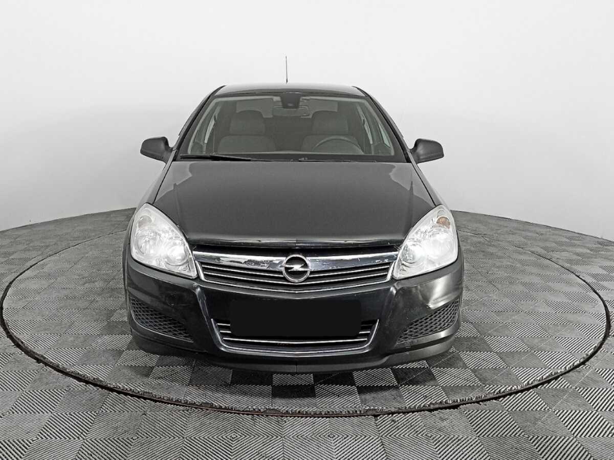 Opel Astra 2012 года с пробегом. Фото: #1