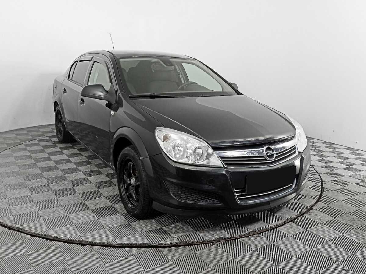 Opel Astra 2012 года с пробегом. Фото: #2