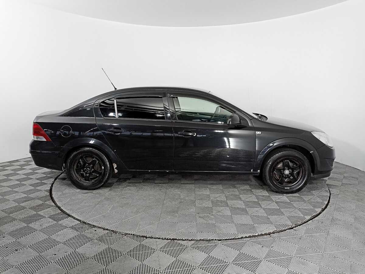 Opel Astra 2012 года с пробегом. Фото: #3