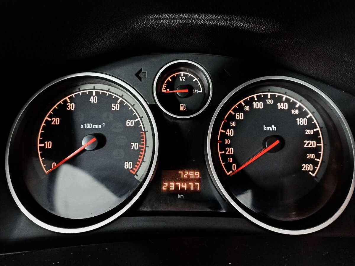 Opel Astra 2012 года с пробегом. Фото: #10