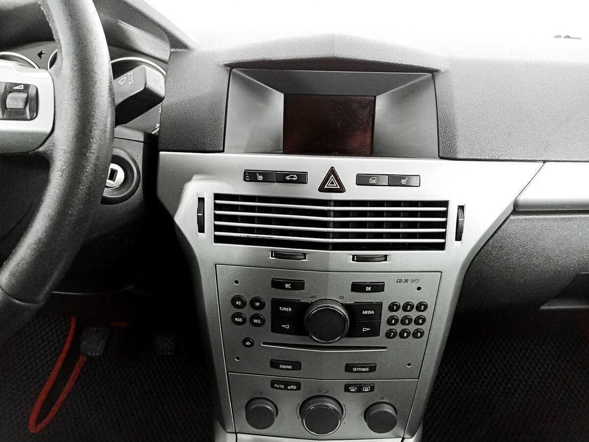 Opel Astra 2012 года с пробегом. Фото: #12