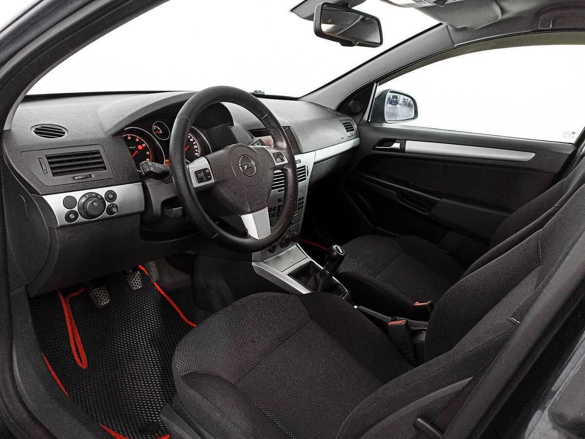 Opel Astra 2012 года с пробегом. Фото: #13