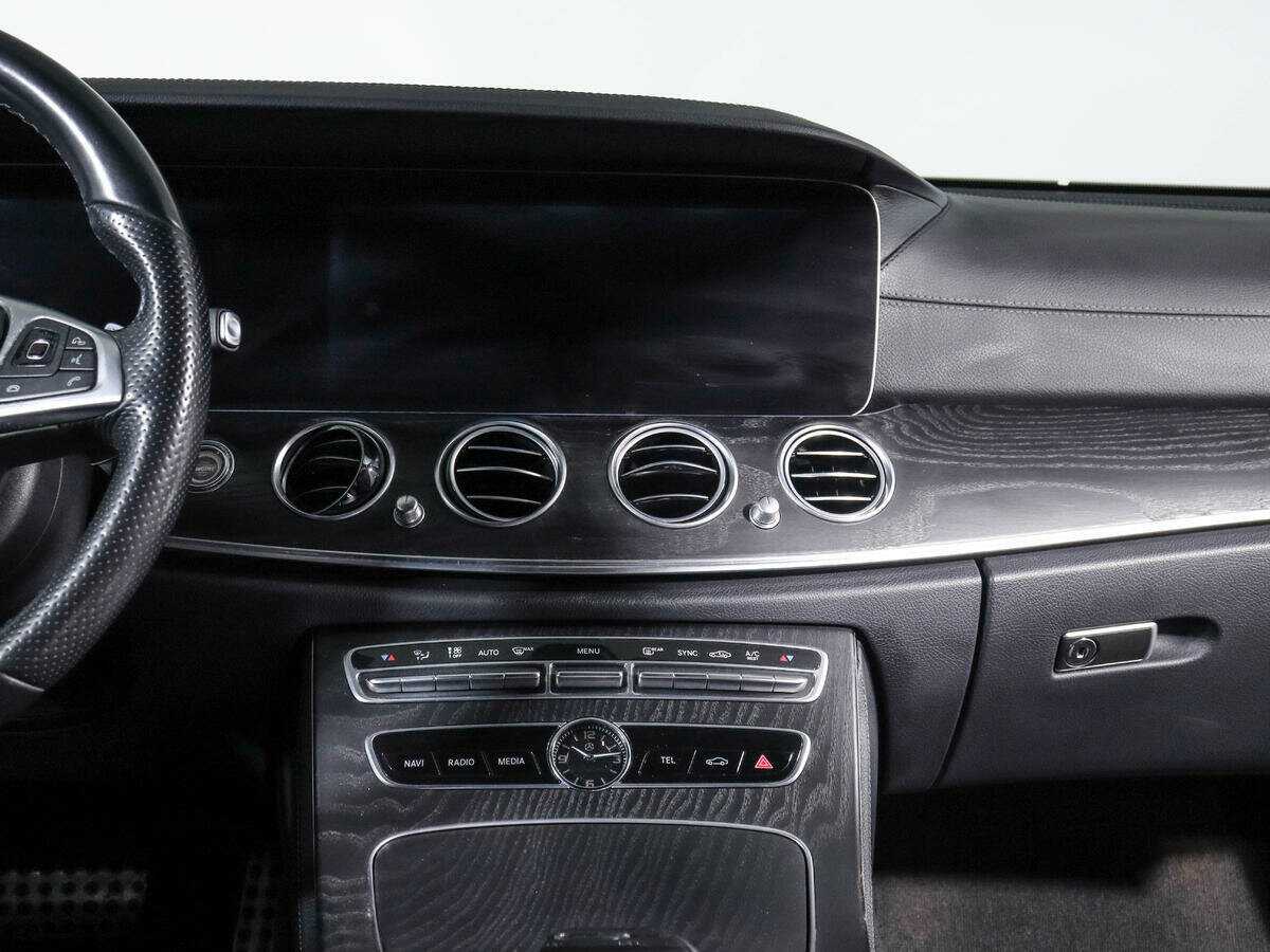 Mercedes-Benz E-Класс 2017 года с пробегом. Фото: #12