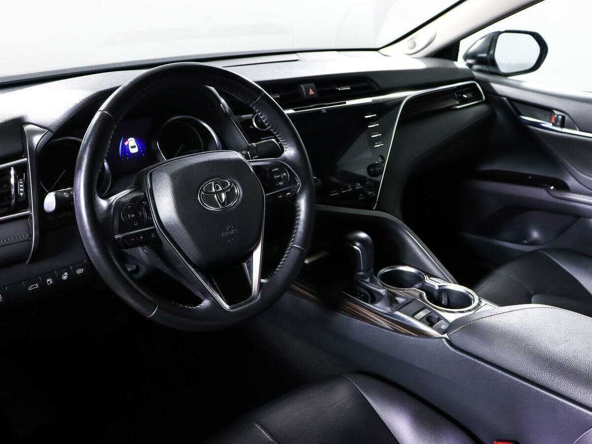 Toyota Camry 2018 года с пробегом. Фото: #11
