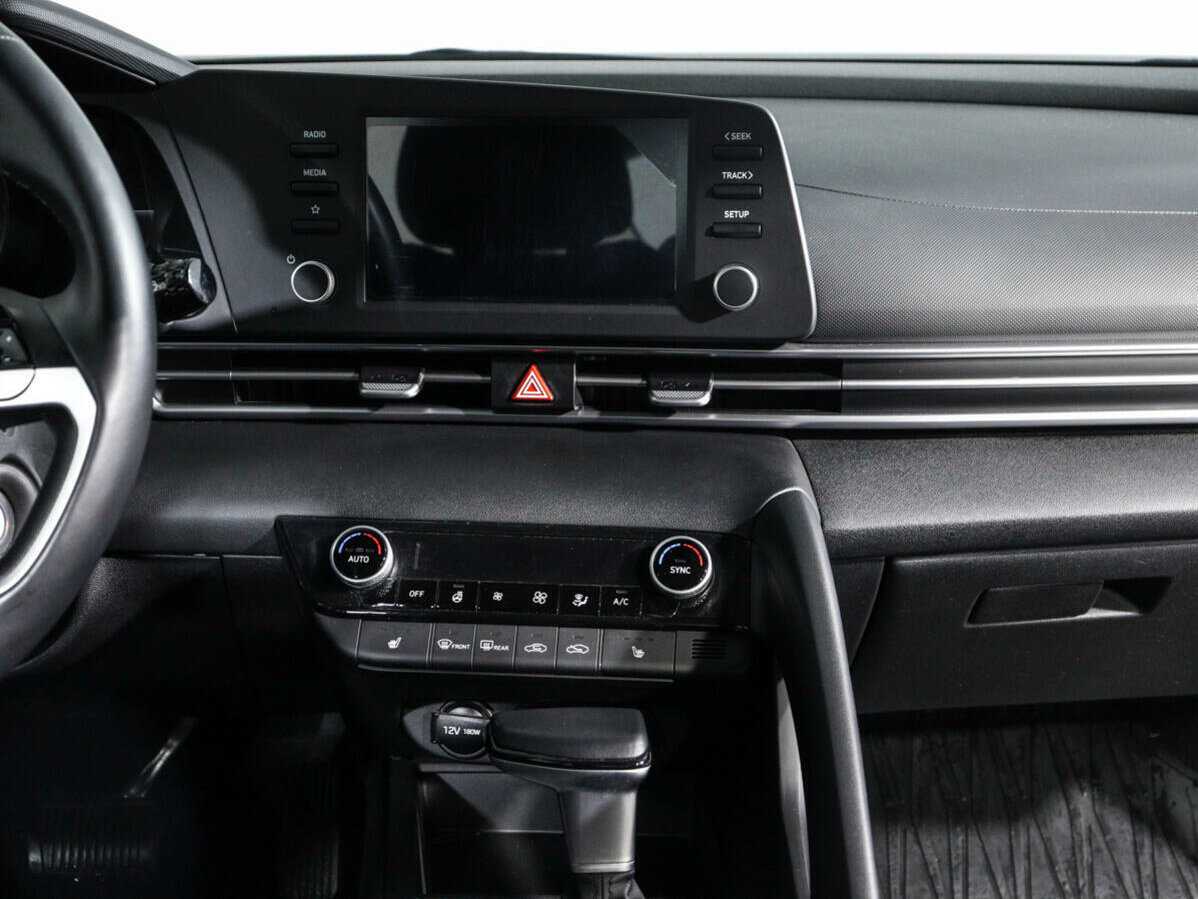 Hyundai Elantra 2021 года с пробегом. Фото: #12