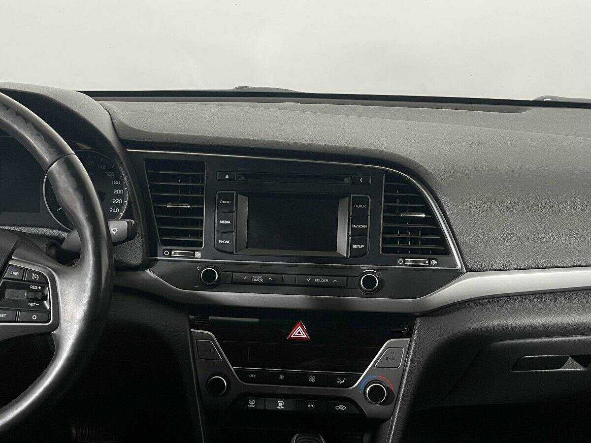 Hyundai Elantra 2018 года с пробегом. Фото: #11