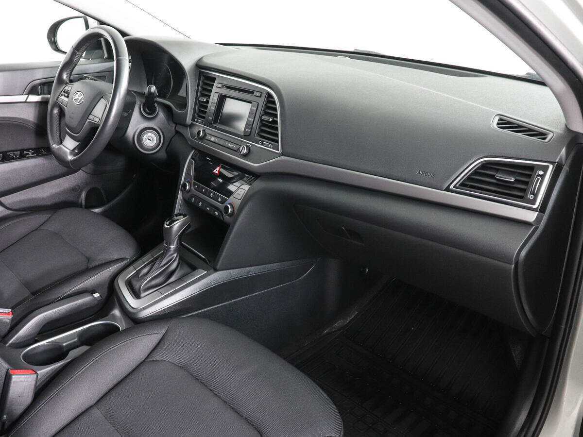 Hyundai Elantra 2017 года с пробегом. Фото: #9