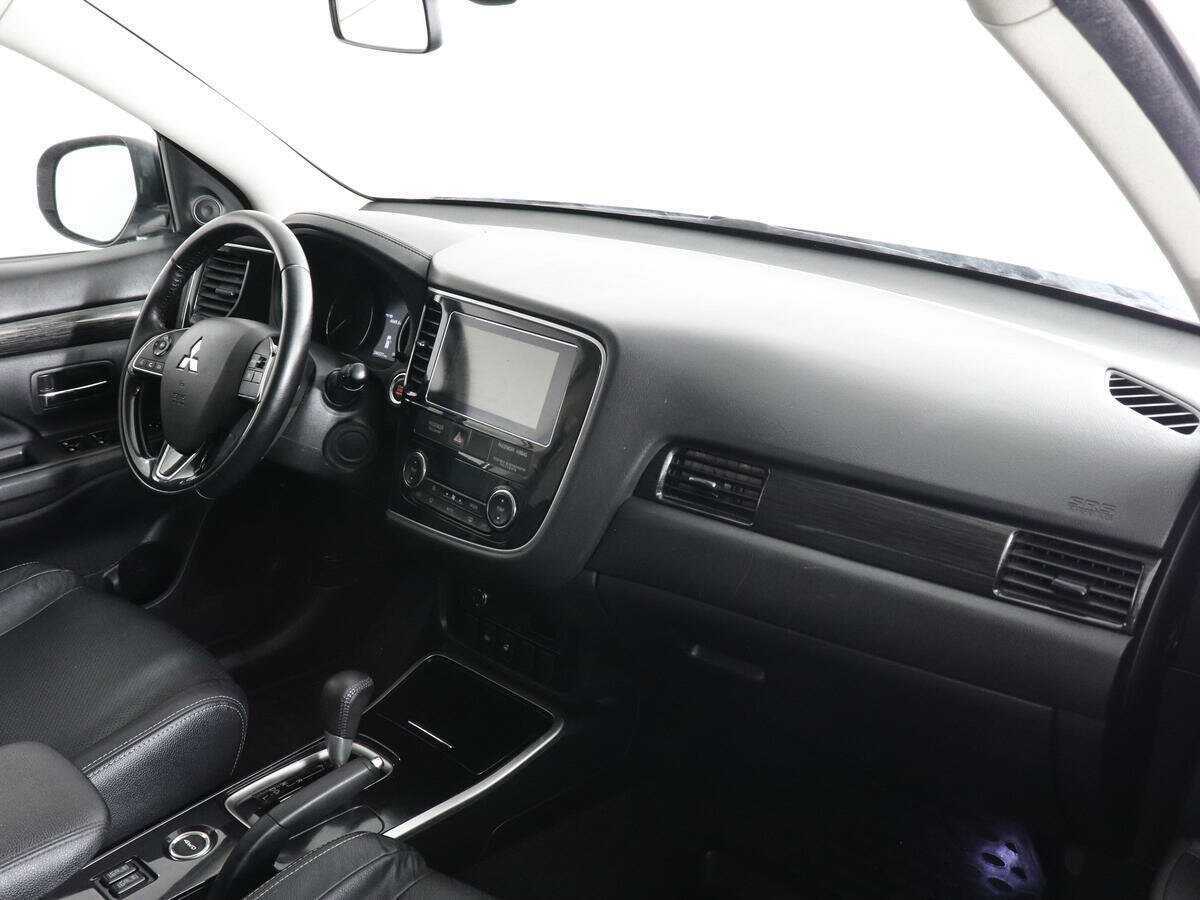 Mitsubishi Outlander 2017 года с пробегом. Фото: #9