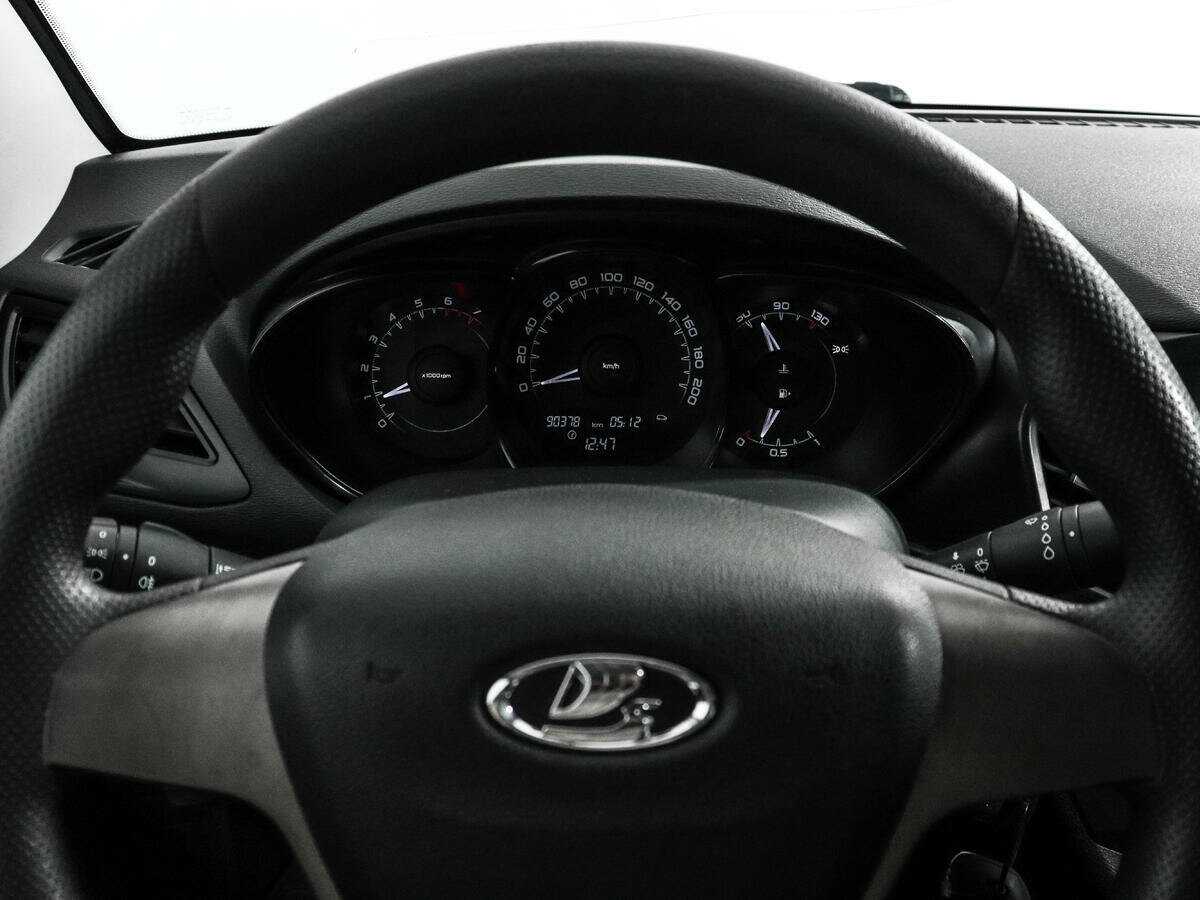 Lada (ВАЗ) Vesta 2017 года с пробегом. Фото: #12