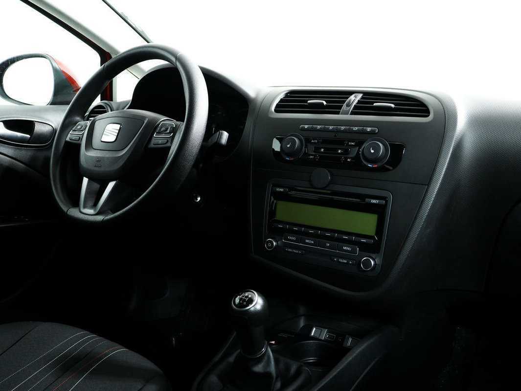 SEAT Leon 2012 года с пробегом. Фото: #8