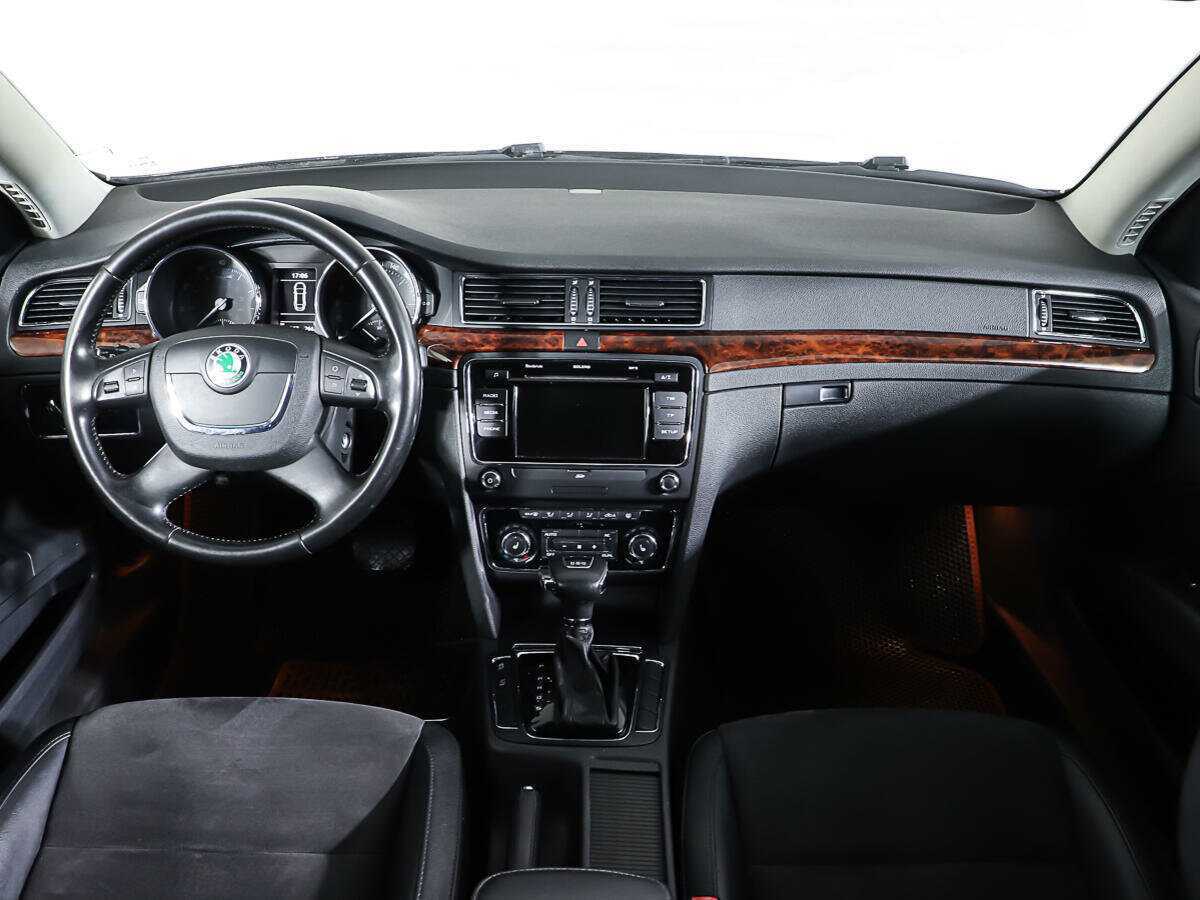 Skoda Superb 2012 года с пробегом. Фото: #13