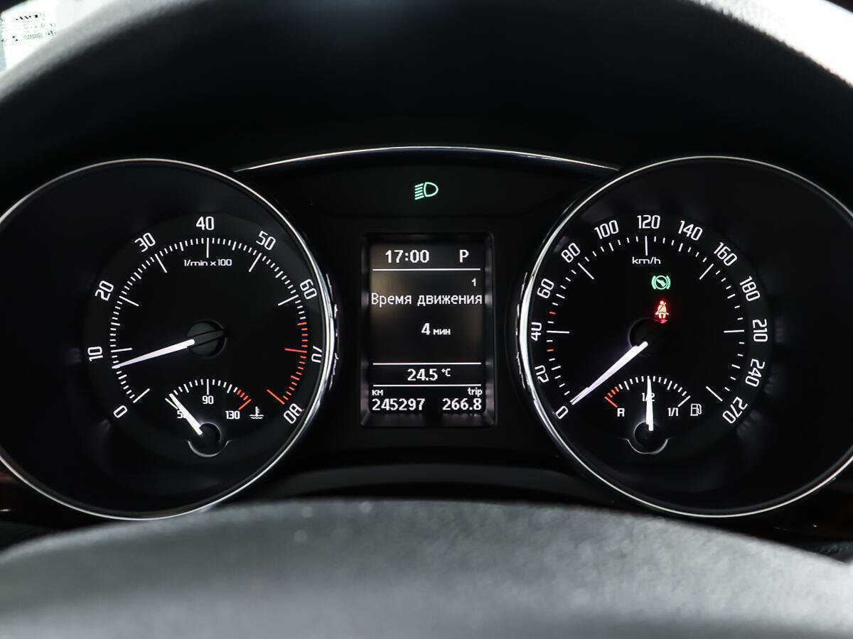 Skoda Superb 2012 года с пробегом. Фото: #16