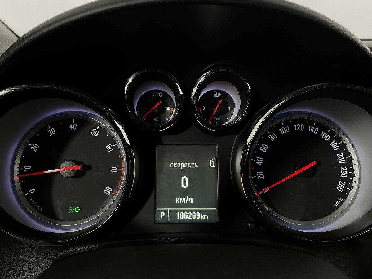 Opel Astra 2012 года с пробегом. Фото: #10