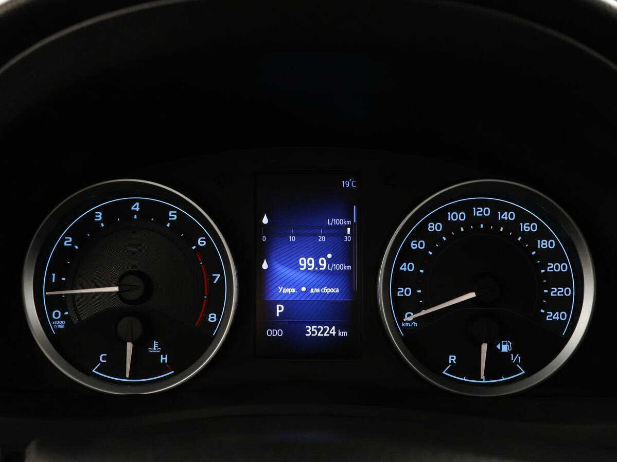 Toyota Corolla 2017 года с пробегом. Фото: #10