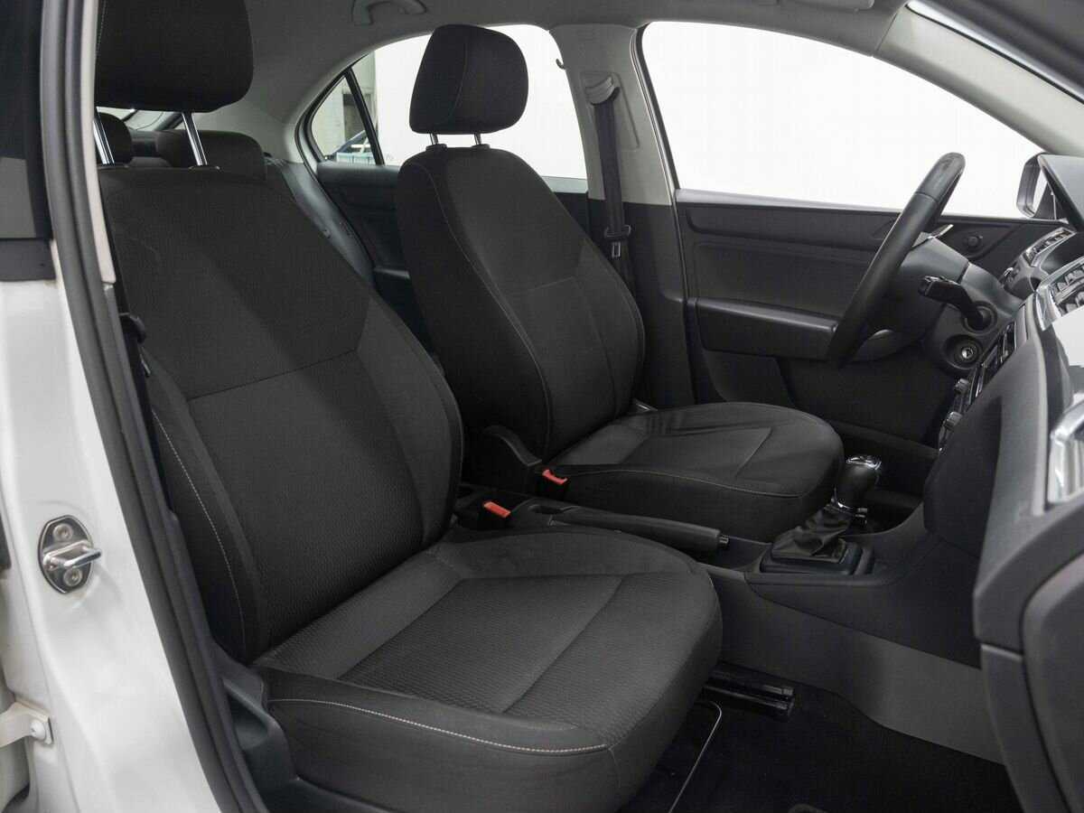 Skoda Rapid 2015 года с пробегом. Фото: #11